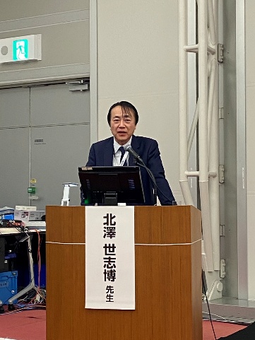 当クリニック院長の北澤世志博医師が第48回日本眼科手術学会学術総会にて講演致しました